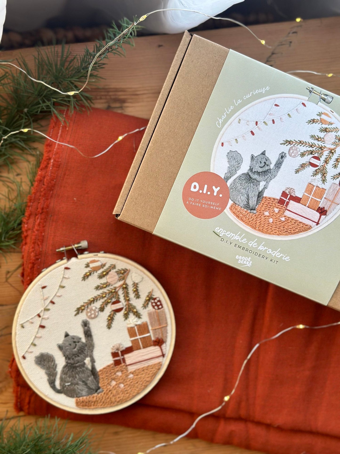 Kit De Broderie D.I.Y. - Charlie La Curieuse