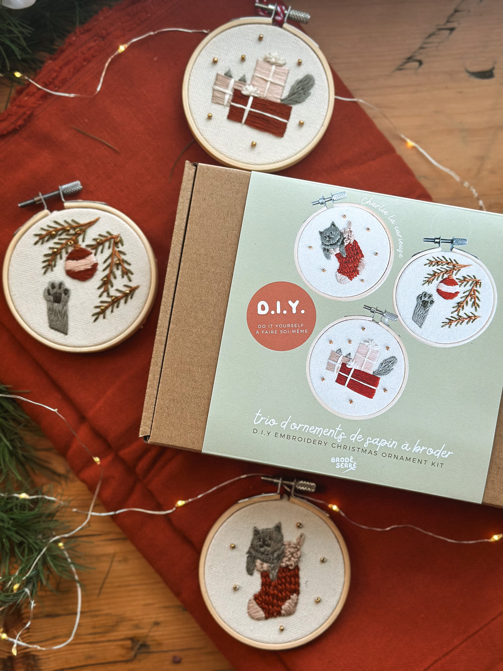 Kit De Broderie D.I.Y. - Trio Charlie La Curieuse