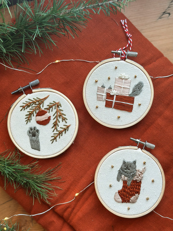 Kit De Broderie D.I.Y. - Trio Charlie La Curieuse
