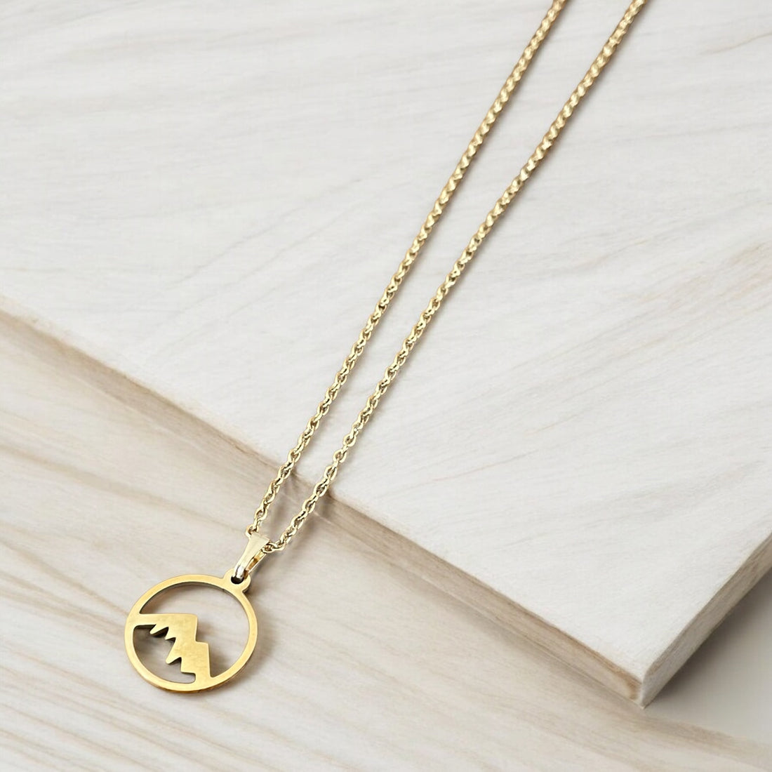 Chaîne - Montagne - Or