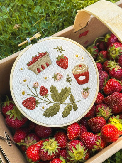 Kit De Broderie D.I.Y. - Fraises Du Québec