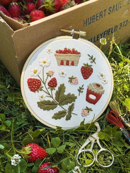 Kit De Broderie D.I.Y. - Fraises Du Québec